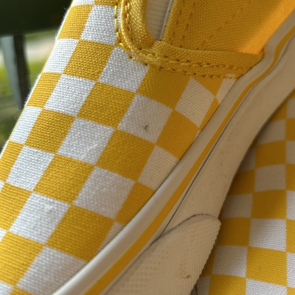 Brand New Super Cute VANS Classic Slip Ons - Picture 3 of 6